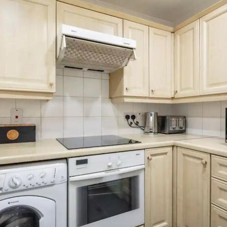 1 Bedroom Flat With Free Parking London Exteriör bild