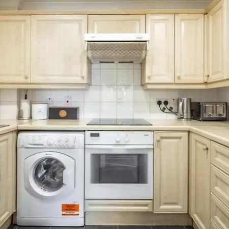 1 Bedroom Flat With Free Parking London Exteriör bild