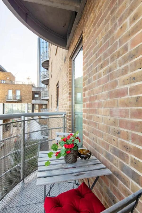 1 Bedroom Flat With Free Parking London Exteriör bild