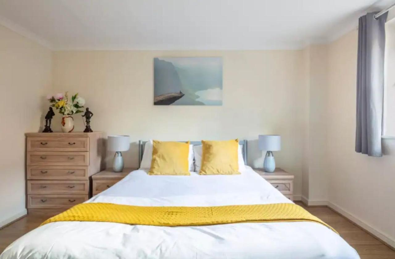 1 Bedroom Flat With Free Parking London Exteriör bild