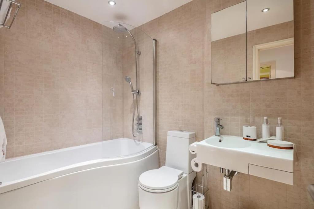 1 Bedroom Flat With Free Parking London Exteriör bild