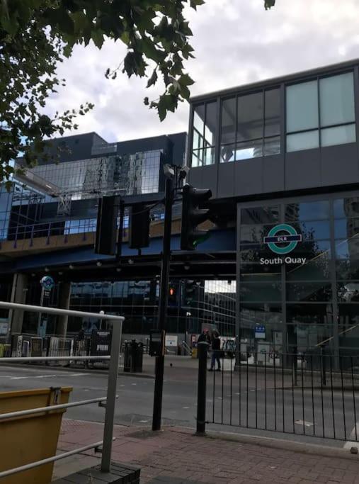 1 Bedroom Flat With Free Parking London Exteriör bild