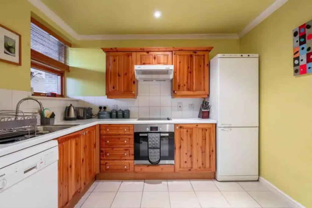 1 Bedroom Flat With Free Parking London Exteriör bild