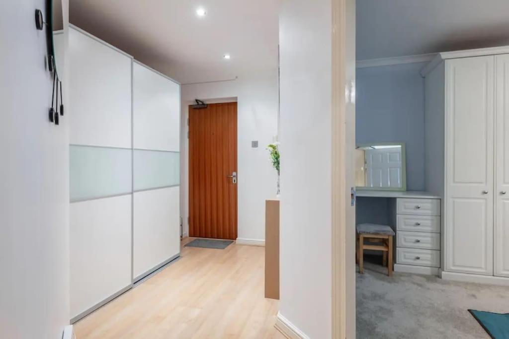 1 Bedroom Flat With Free Parking London Exteriör bild