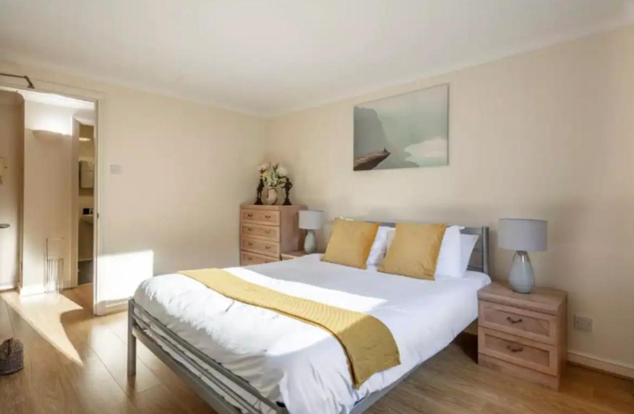 1 Bedroom Flat With Free Parking London Exteriör bild