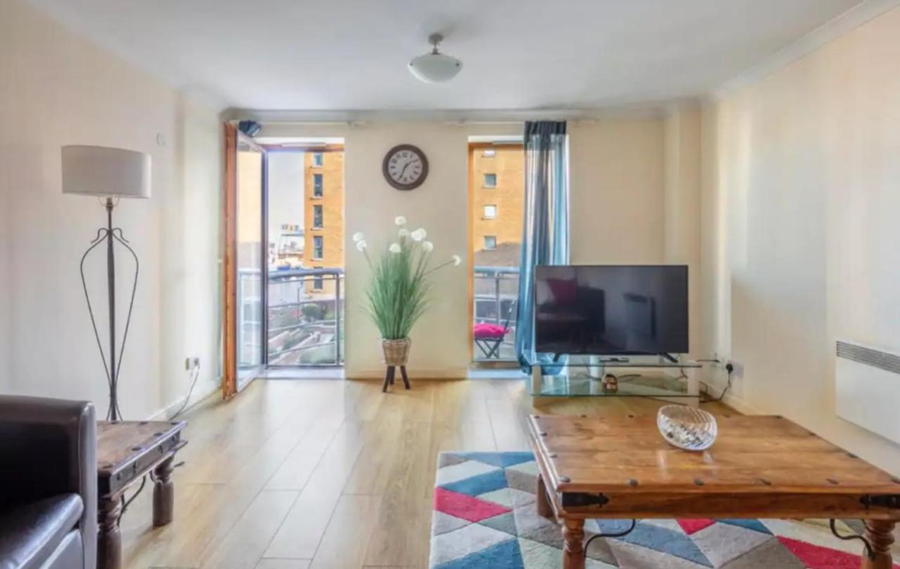 1 Bedroom Flat With Free Parking London Exteriör bild