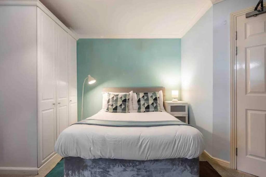 1 Bedroom Flat With Free Parking London Exteriör bild