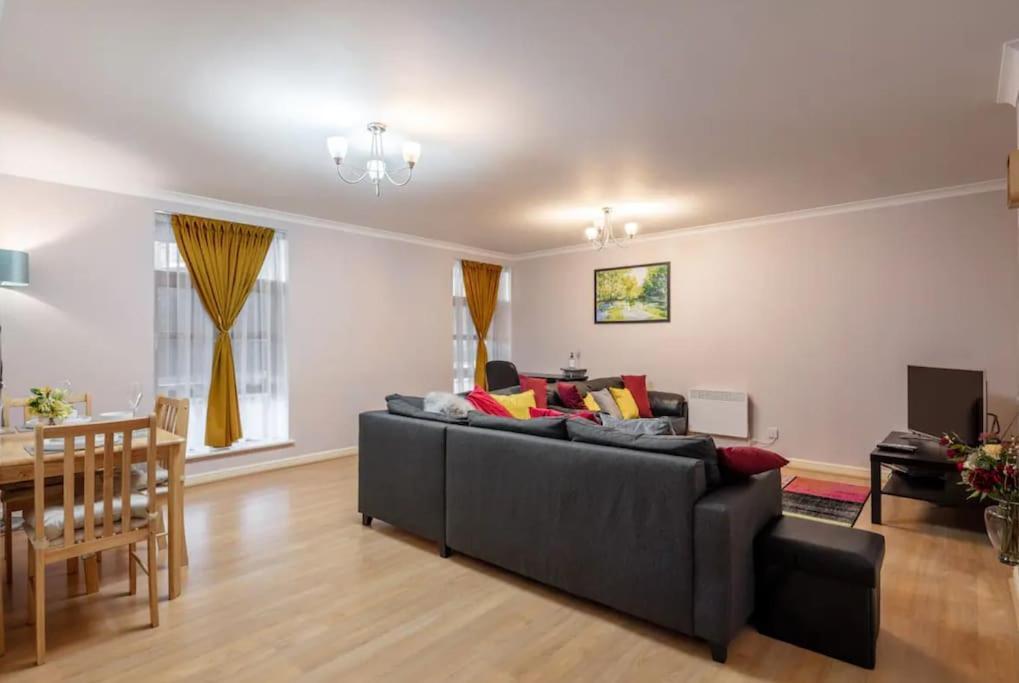 1 Bedroom Flat With Free Parking London Exteriör bild