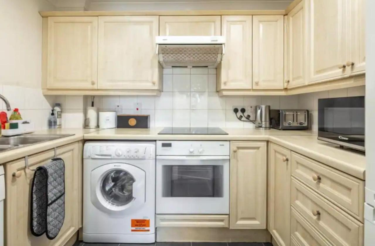 1 Bedroom Flat With Free Parking London Exteriör bild